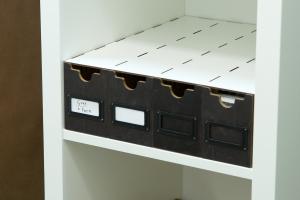 Zasobnik z szufladami na karty pasujący do regału Kallax - fronty malowane na czarno