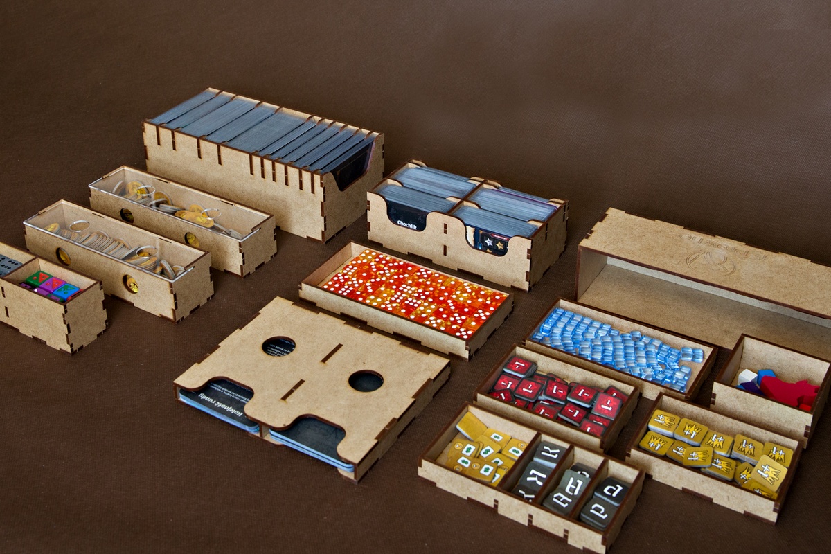 Sklejony insert pasujący do gry Roll Player BIG BOX